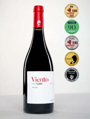 vino tinto viento sobre la piel de la cooperativa de viver