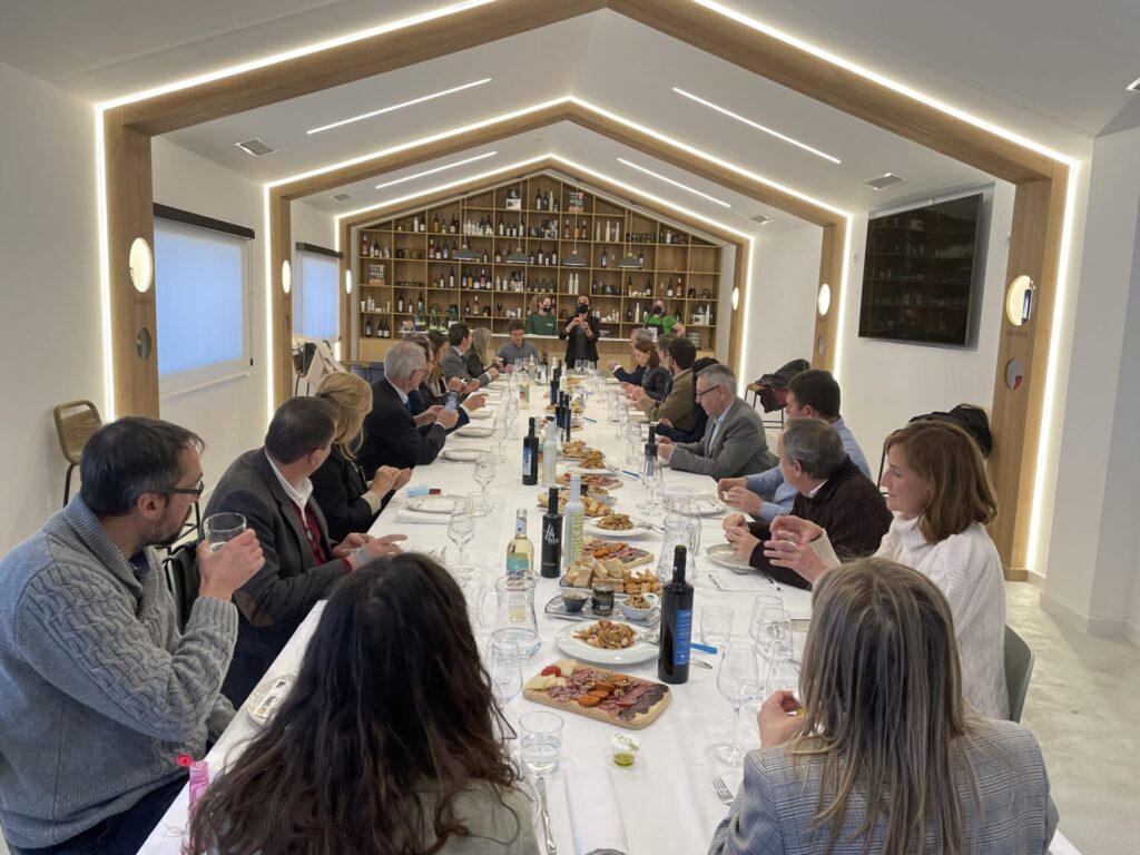 visita conseller vicent soler y presidentes CES cooperativa de viver