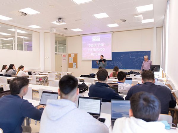 La Cooperativa de Viver comparte su modelo de desarrollo rural en un seminario sobre cooperativismo agroalimentario en la UJI