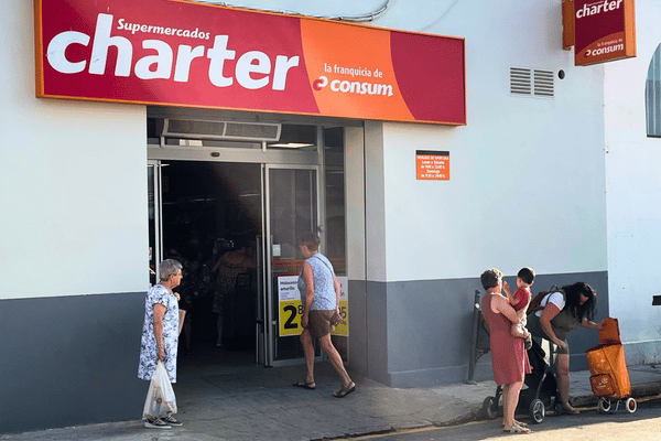 Supermercado Charter gestionado por la Cooperativa de Viver