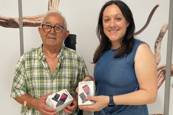 Servicio de telefonía para socios de la Cooperativa de Viver Servicio de telefonía para socios de la Cooperativa de Viver